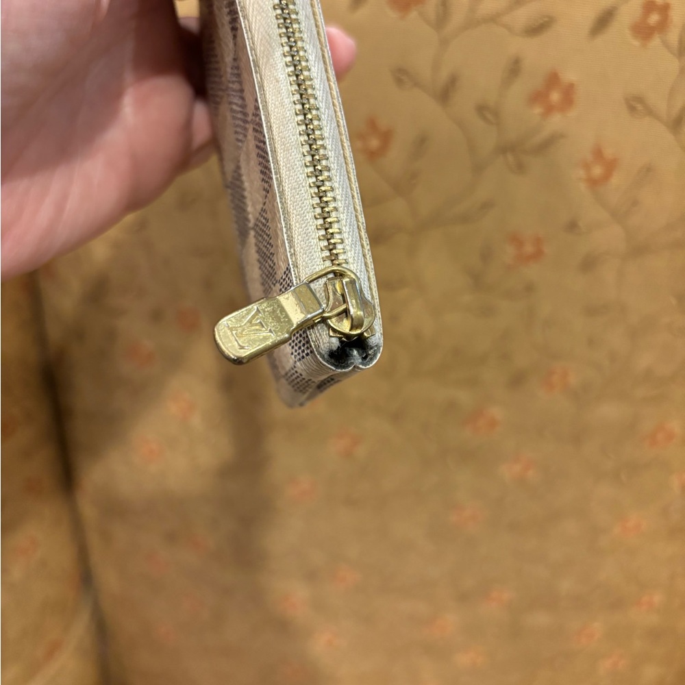 Louis Vuitton Key Pouch - Picture 6 of 12